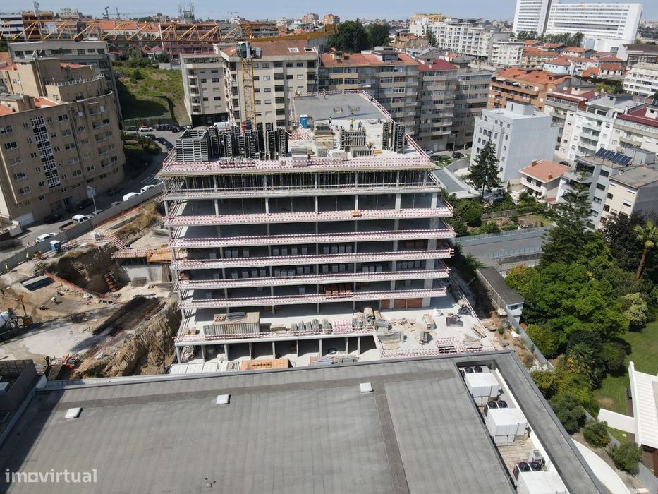 T1+1 (OFFICE) NOVO C/ Varanda e Lugar de Garagem - SD/04435/CO