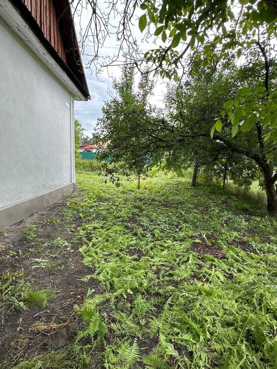 Продається частина будинку з прибудинковою територією.м.Сарни