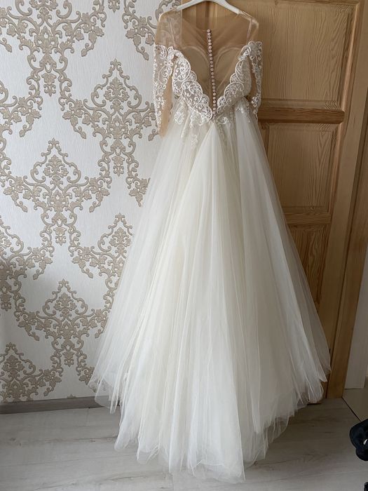 Весільна сукня (розмір М)