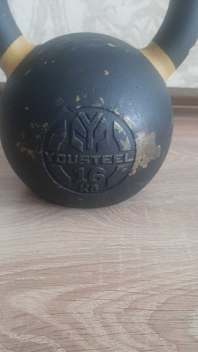 Гиря для кроссфита тренировочная.