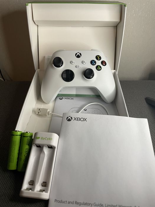 Xbox wireless controller white + аккумуляторні батарейки