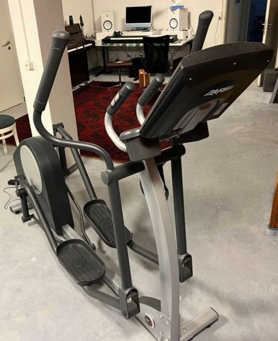 Orbitrek Life Fitness X1 Profesjonalny Niskie pomieszczenia Transport.