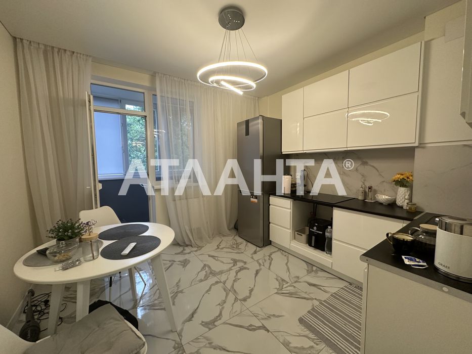 Однокомнатная с ремонтом ЖК Дом на Щорса Святослава Рихтера