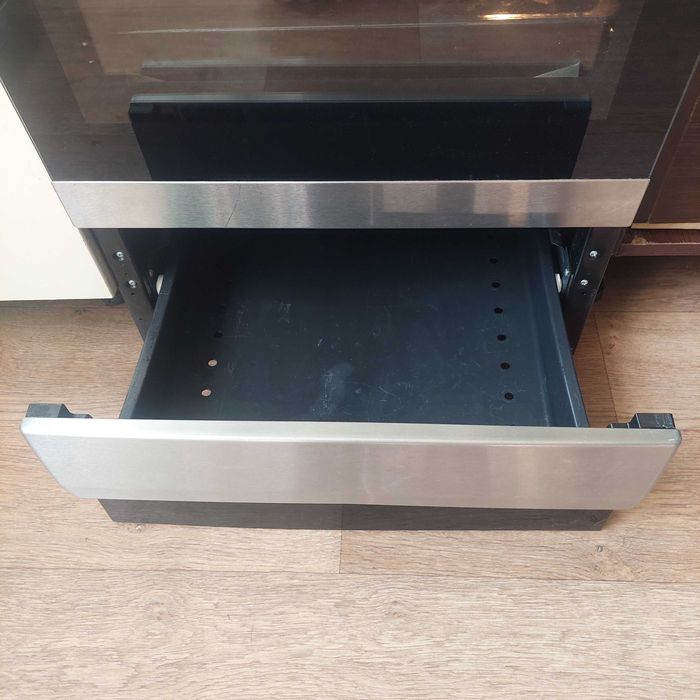 Продам комбинированную газовую печь Hansa с полным газ.контролем.