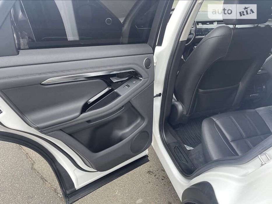 Продам Land Rover Evoque Pure