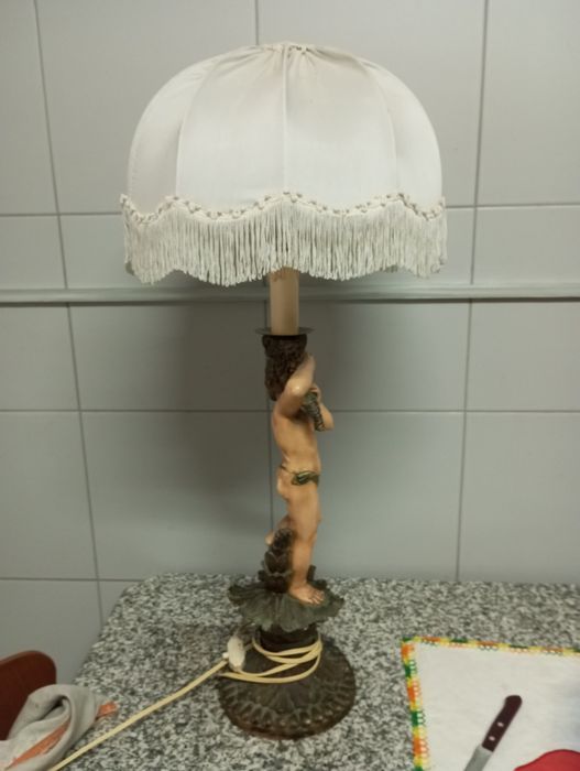Candeeiro Anjo muito antigo, em cerâmica.