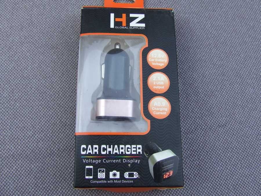 Зарядка автомобильная на гаджеты HZ HC-1 с дисплеем/ 12V/ 2.1А черная