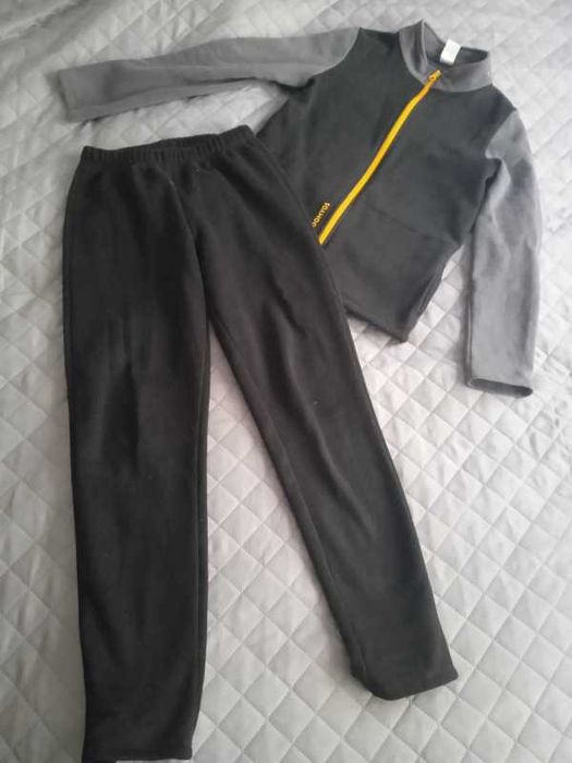 Спортивный костюм на легком флисе decathlon 10-11 лет