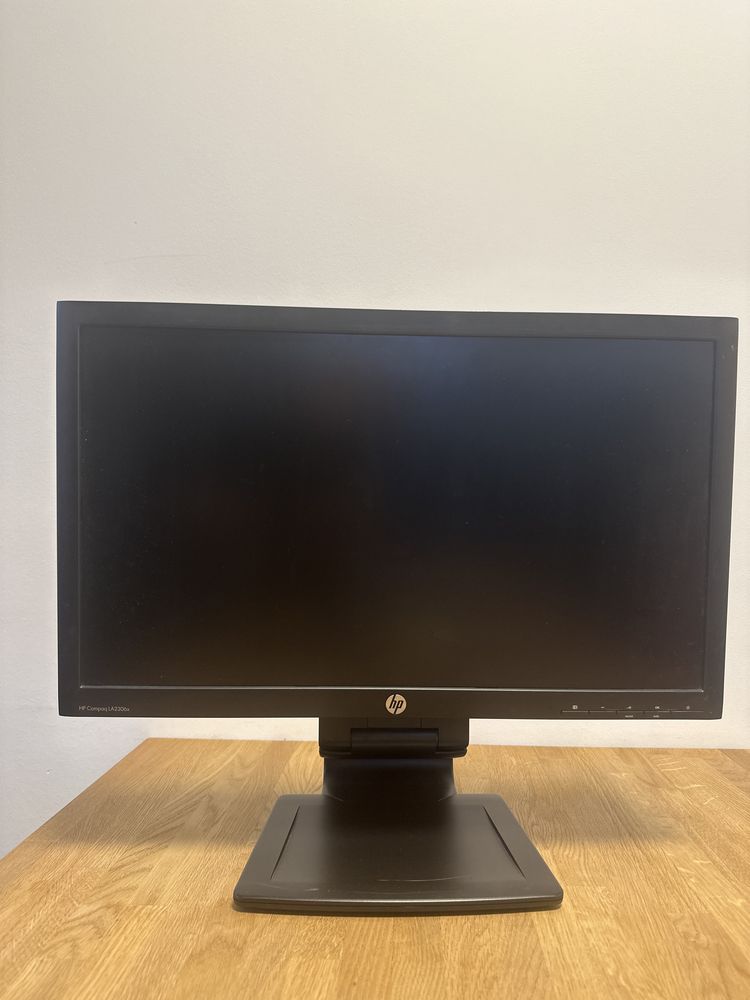 Zestaw 4 x monitor: hp, lg, asus, dell