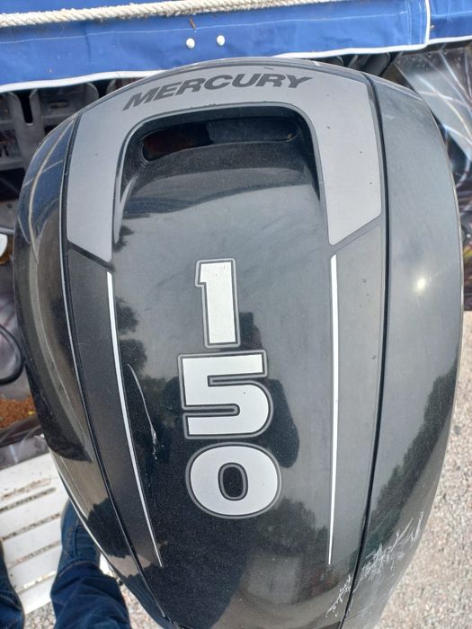 Моторний човен Sylvan Boat