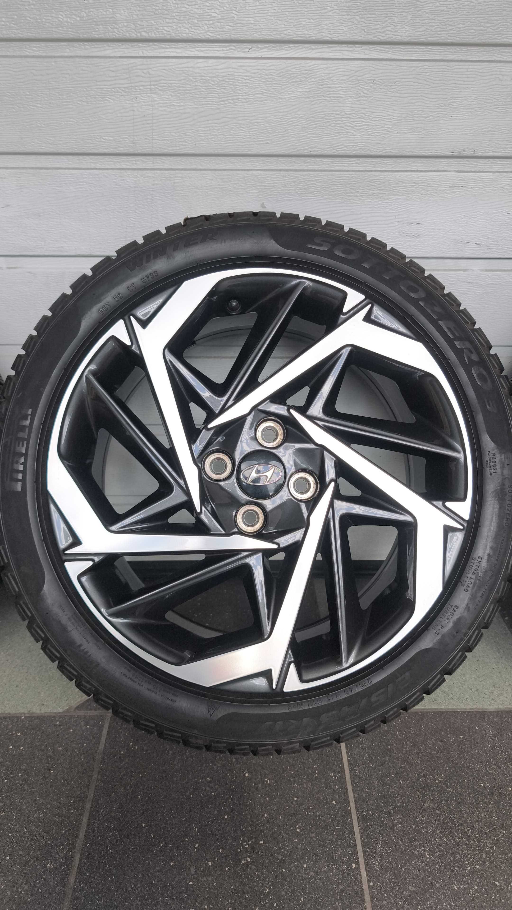 Koła 17" Hyundai i20  opony zimowe 215/45/17 4x100 Et54 (OL1890)
