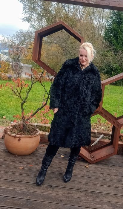 Długie futro naturalne z kapturem futro z kozic