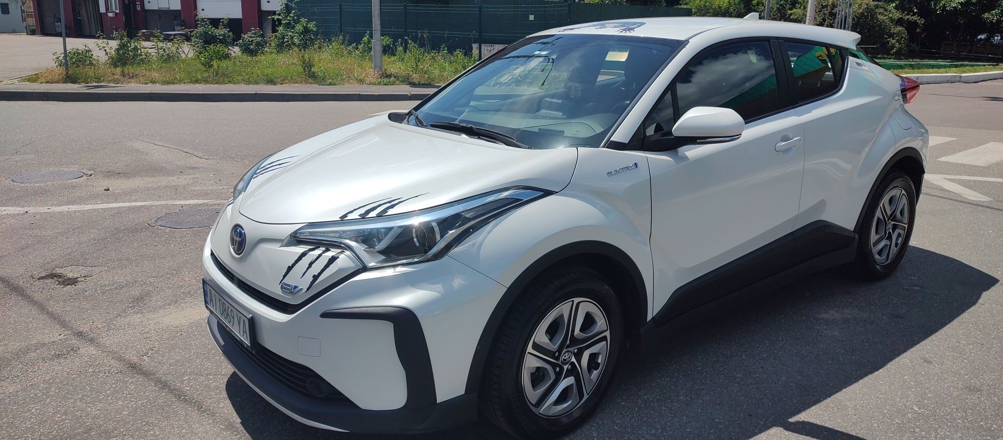 Toyota C-HR електро