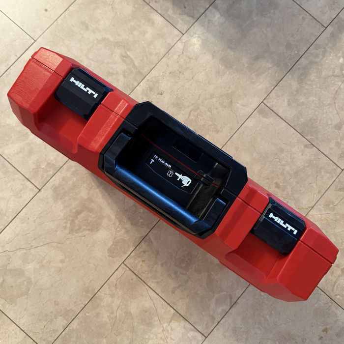 Walizka do młota HILTI TE 700-AVR - stan wzorowy