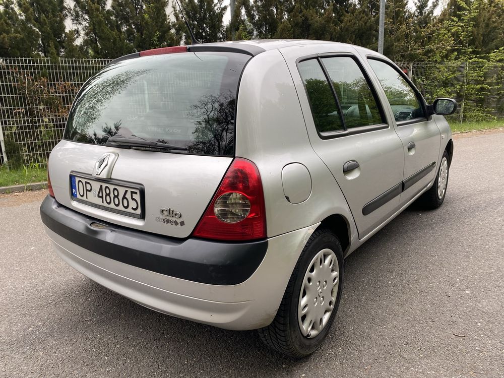 Renault Clio 2006 r. 1.2 75 KM