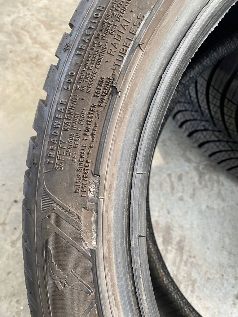 215/45/17 Goodyear Vector 4Seasons Gen-3