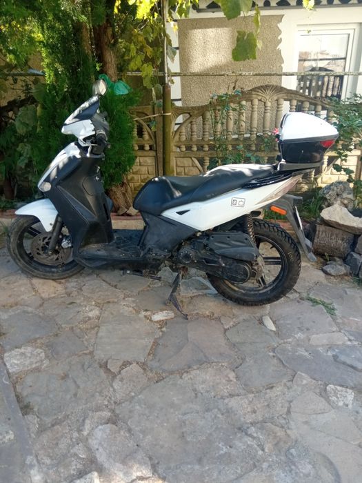 Продається скутер Кумсо 50 на регістрації на номерах