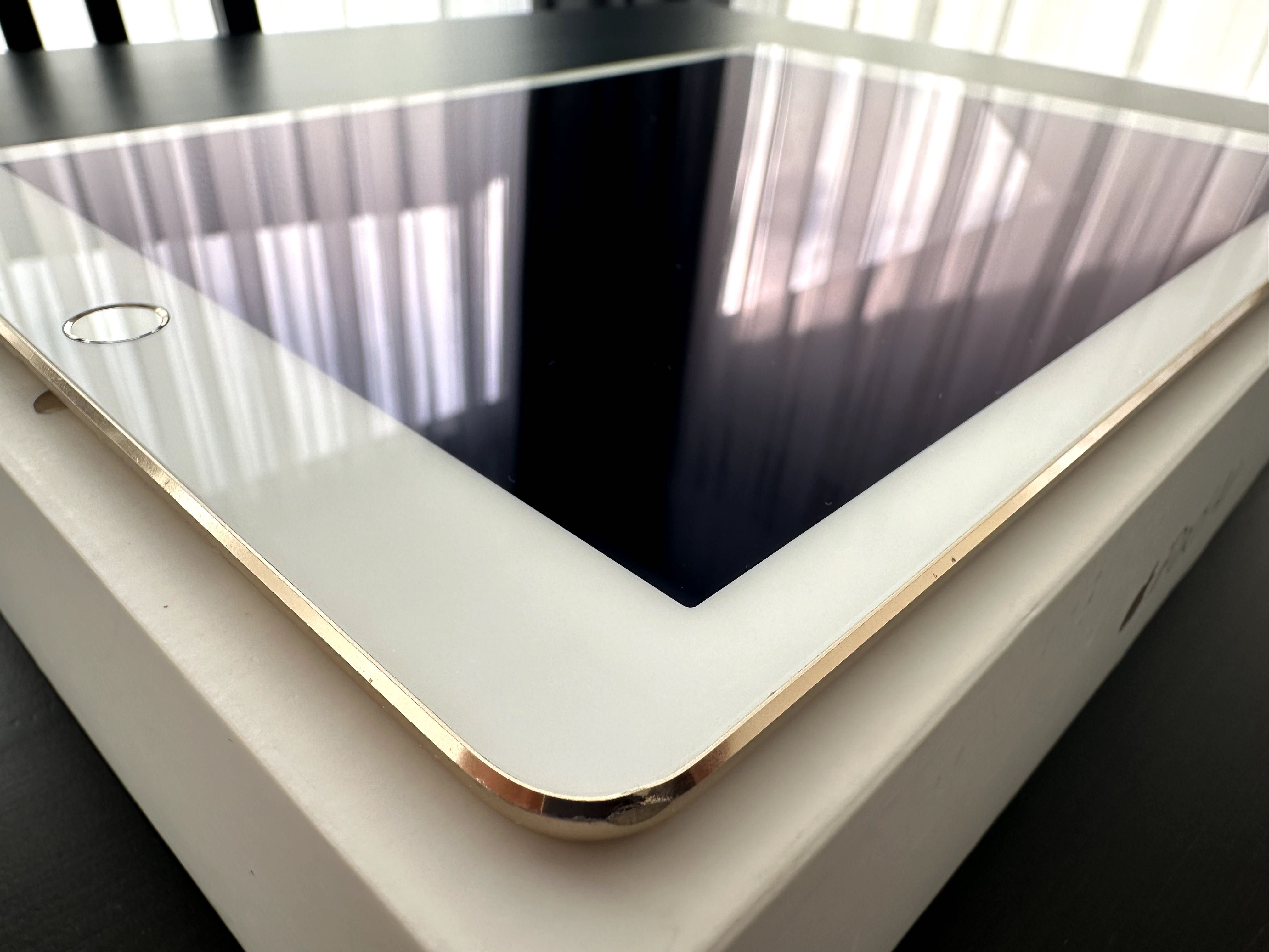 iPad Air 2 128GB Wi-Fi White/Gold Biały/Złoty