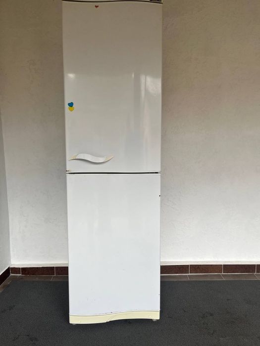 Продам б/у Холодильник Атлант