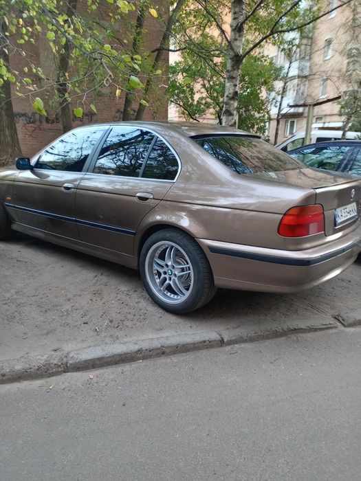 Продам бмв 520 е39.