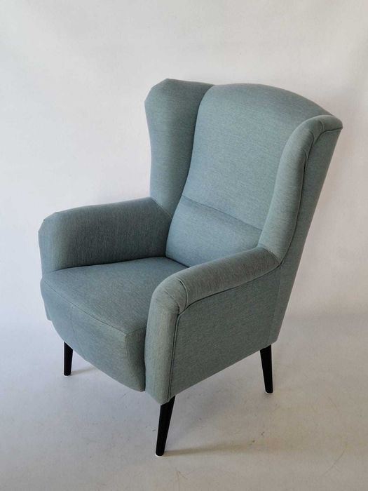 wygodny fotel typu "uszak"