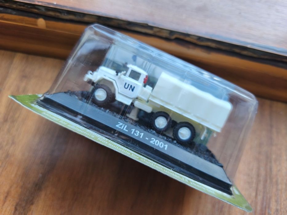 Kolekcja wozów bojowych, Zil 131 od Amercom, skala 1:72, NOWY!