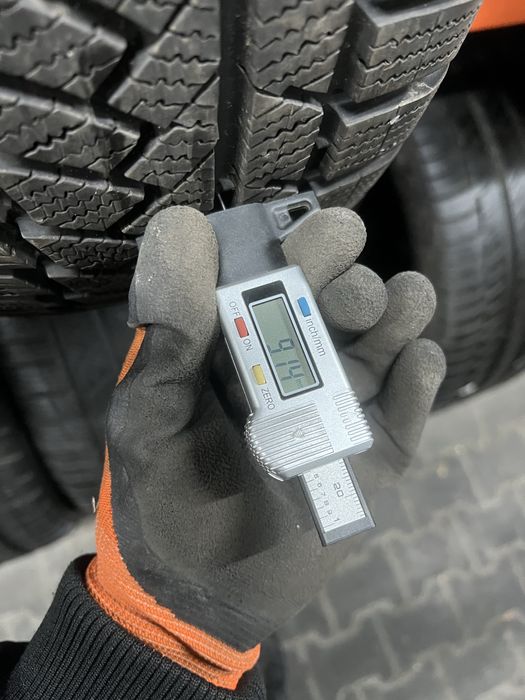 24рік,Шини,Резина,Пара,Зима 215/60/18 102T XL RSC Continental WC TS850