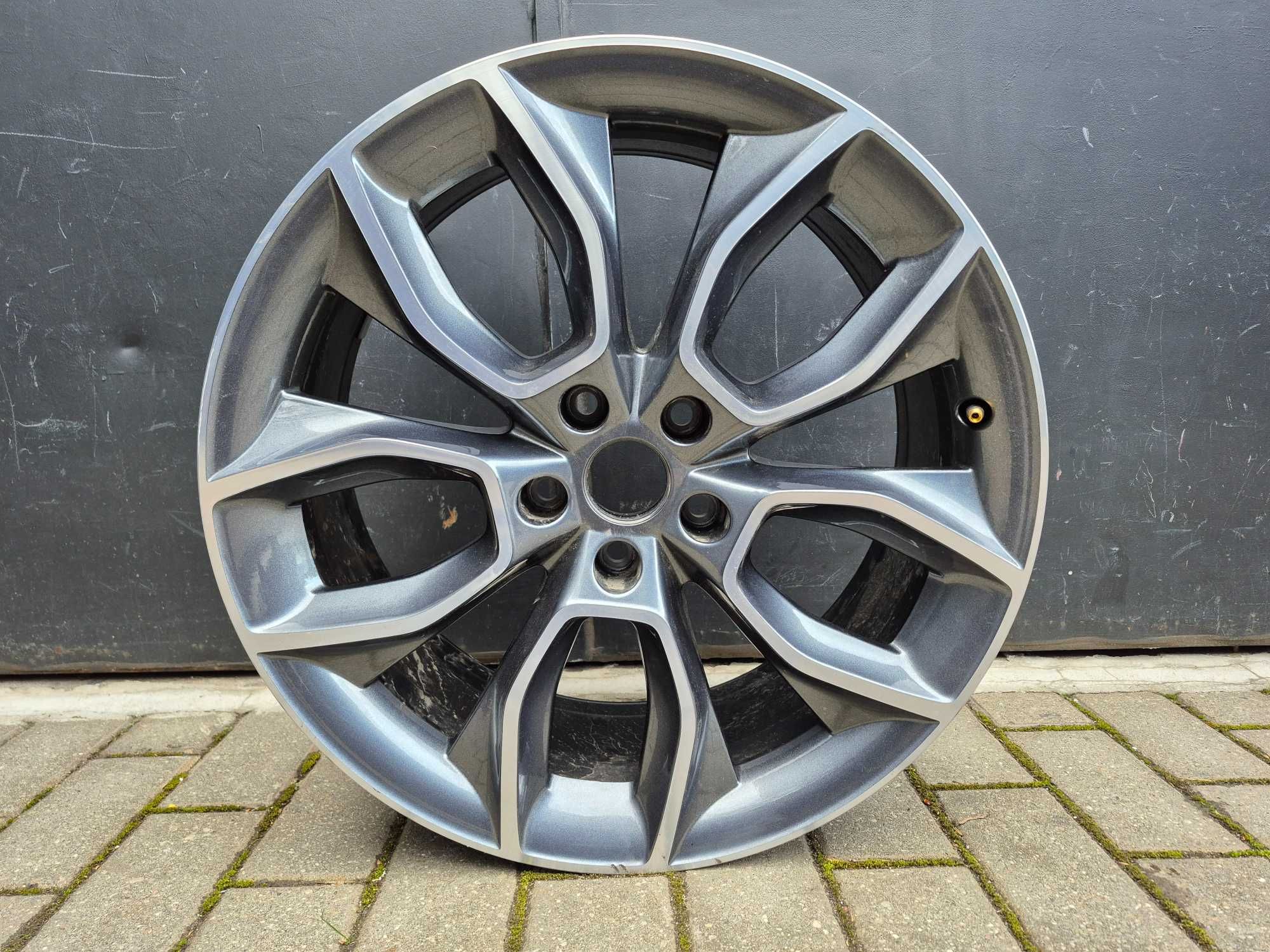 Skoda Superb III (3V) 15- Felga aluminiowa 8.0" x 19" 5x112 ET44