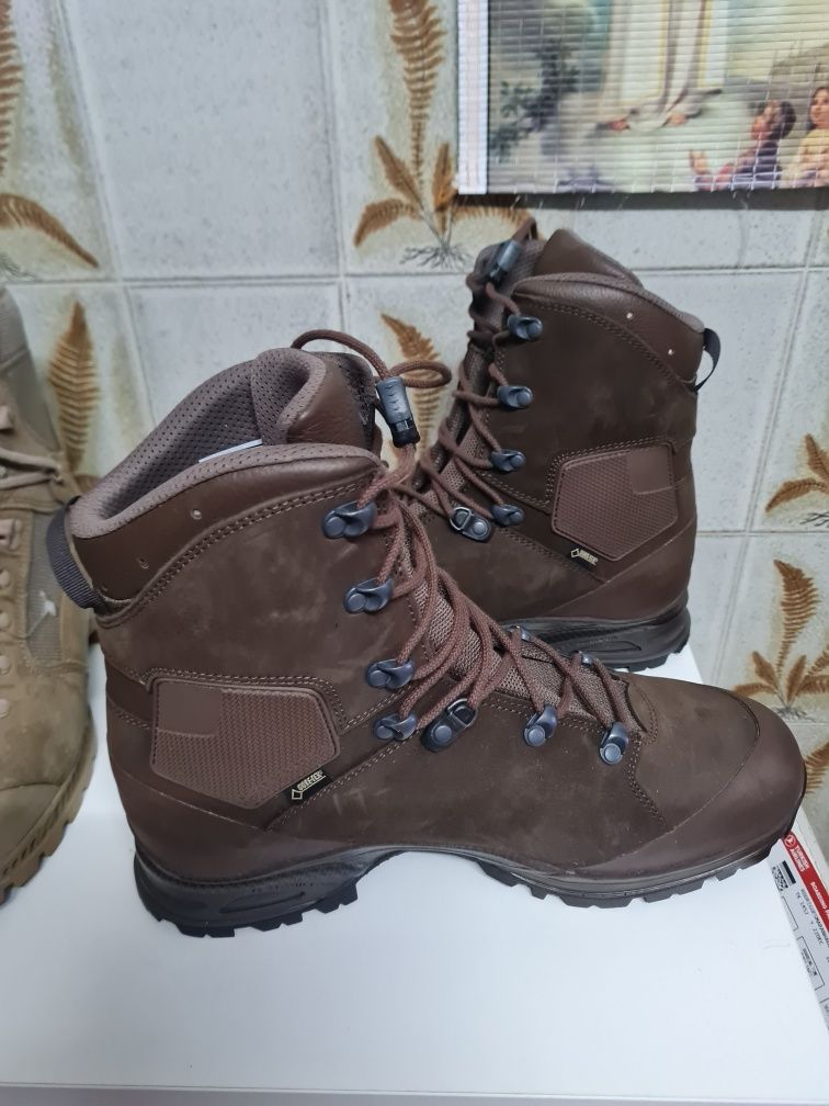 Vendo botas militares novas 45