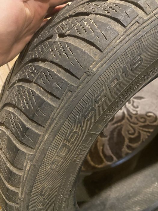 Пара зимової гуми goodyear ultraGrip 205/55 R16