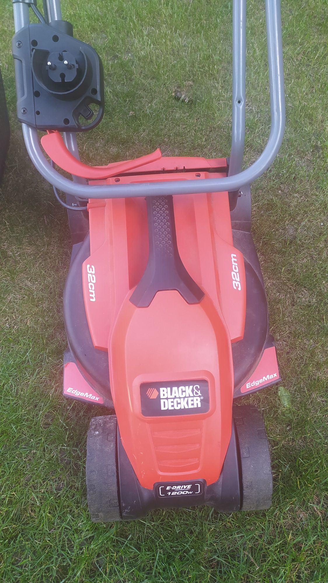 Kosiarka Black and Decker Edge Max 1200W uszkodzony silnik.