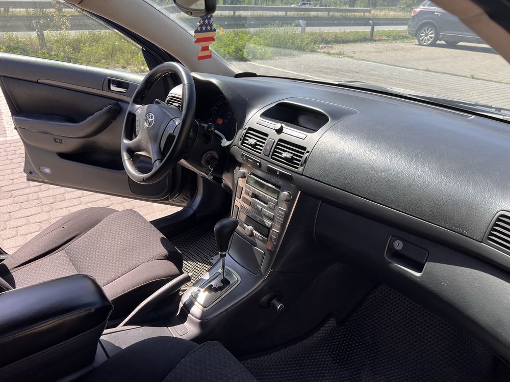 Toyota Avensis 2.0 Акпп газ/бенз
