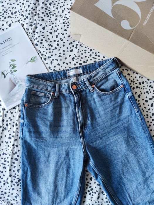 Bershka | Niebieskie dżinsowe spodnie mom fit wysoki stan 38