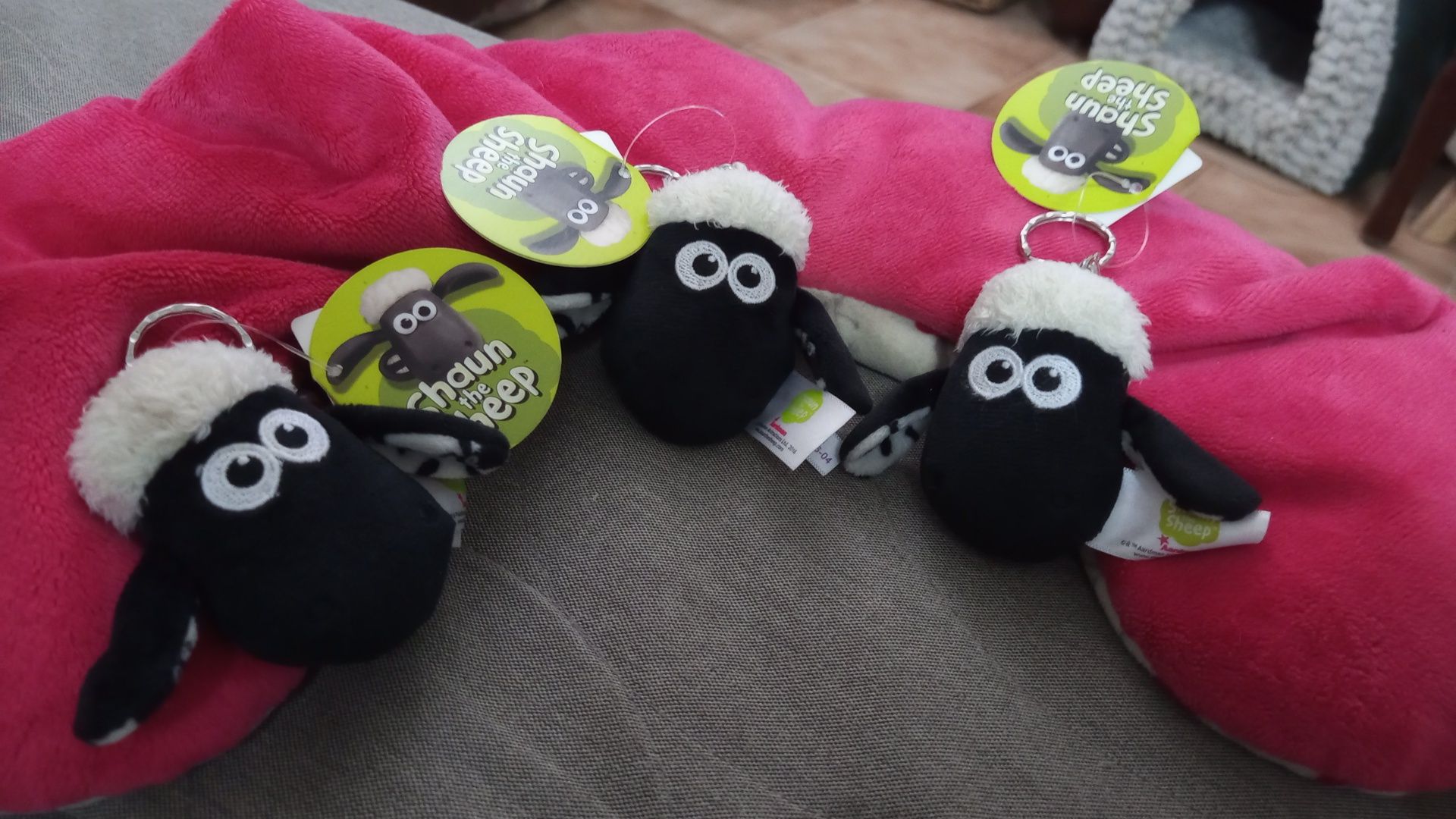 Bonecos de peluche e porta-chaves em peluche NICI