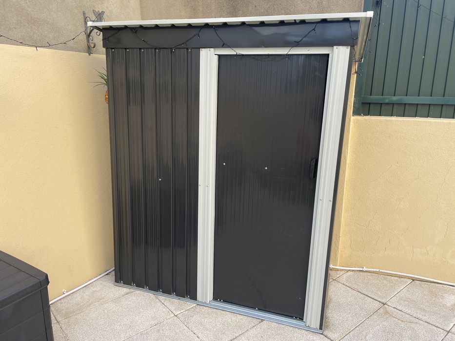 Abrigo de Metal para Quintal/Jardim