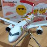 Modelo Suíço Bombardier CS300 – SWISSxFichtre Romandie Livery (1:100)