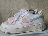 Super młodzieżowe buty Nike Air Force 1 Next Nature Easter wkł.24,5 cm