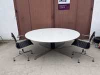 Duży okrągły stół konferencyjny marki VS