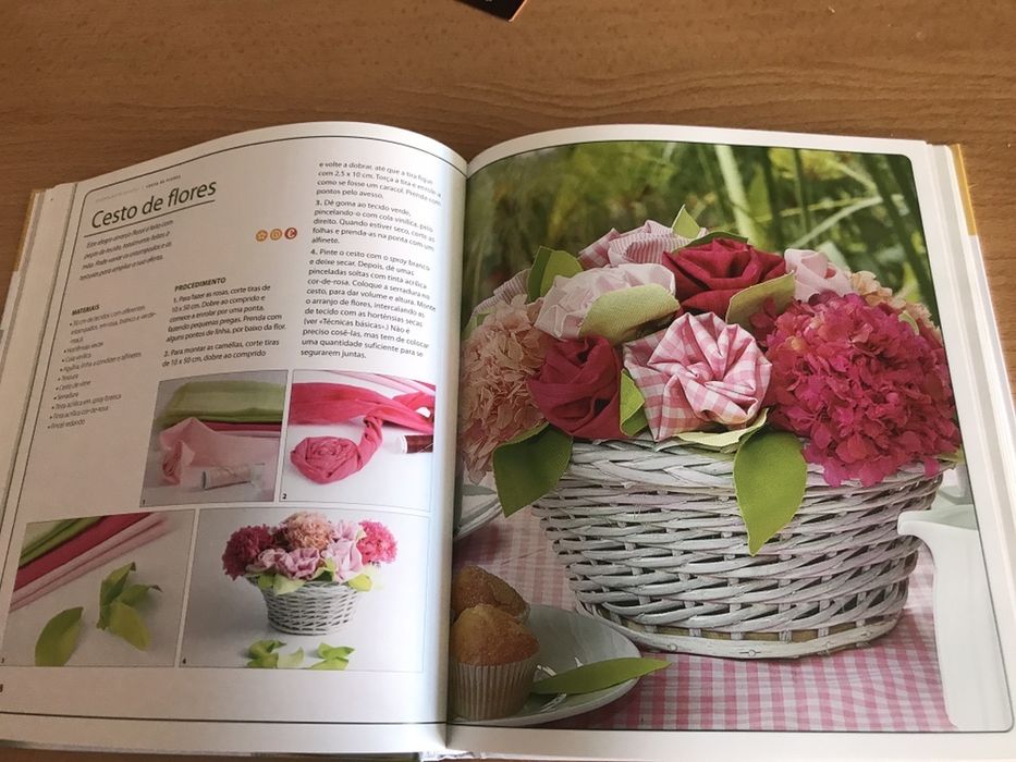 Livro que ensina a fazer diversos projetos de objetos decorativos