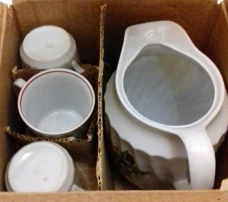 Молочник и 6 чашек