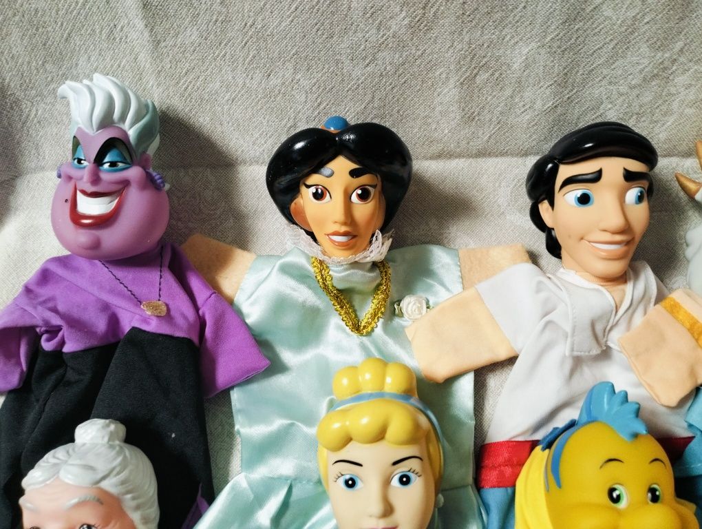 Іграшки на руку Disney