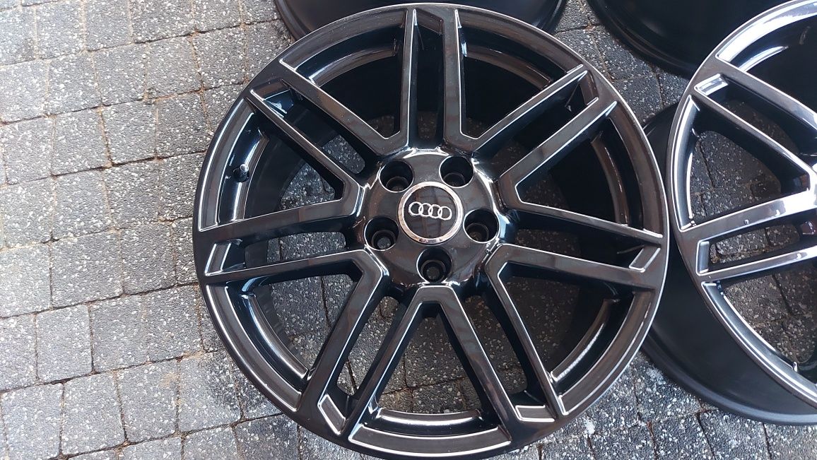 18" Audi czarne 5x112  8,5j et50  TT a3 A4 A6 A8 Q3  Idealne