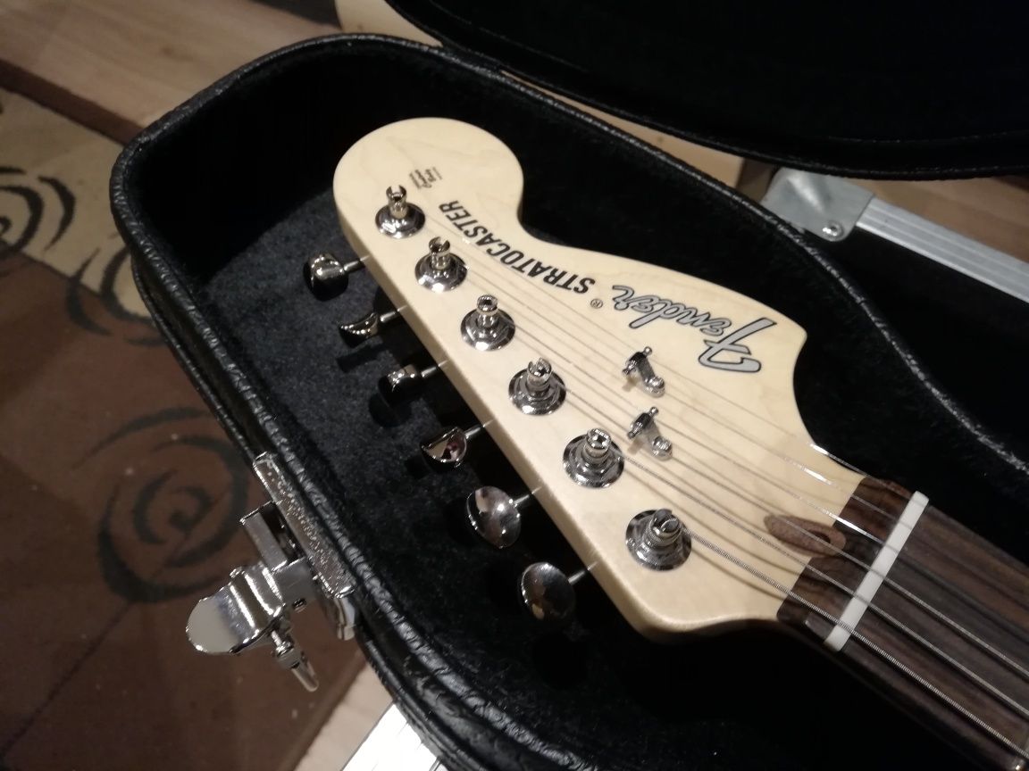 Fender Stratocaster American Performer nowy