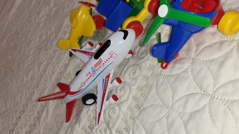 Лот,пакет іграшок для хлопчика,дівчинки,машинки,розвиваючі,інструменти