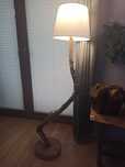Lampa stojąca z drewna dębowego