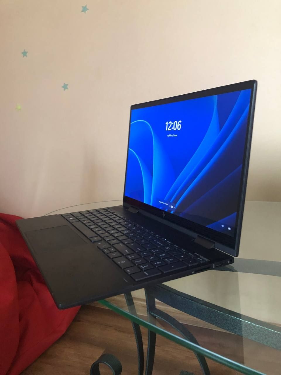 Сенсорний ноутбук HP x360 трансформер в планшет 
Екра