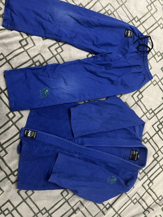 Продам кимоно для дзюдо 140см неAdidas