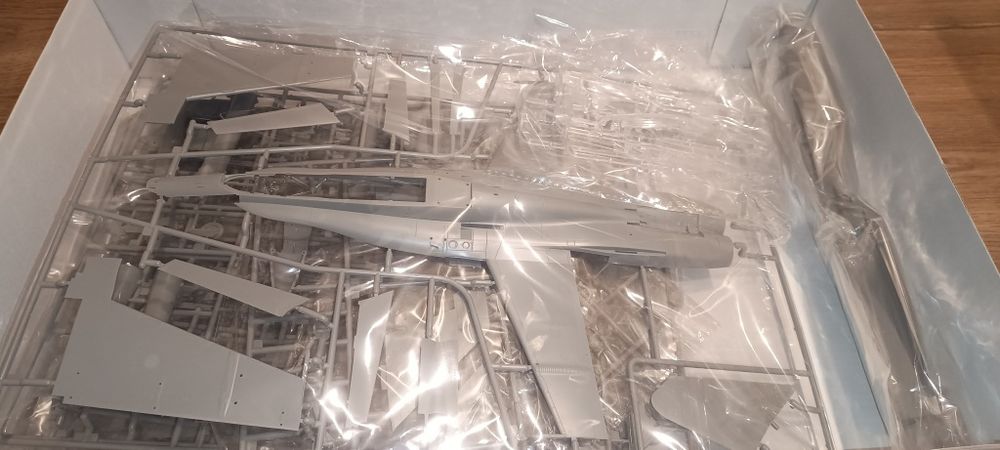 F/A-18a Hornet, Kinetic 1:48. Model do sklejania