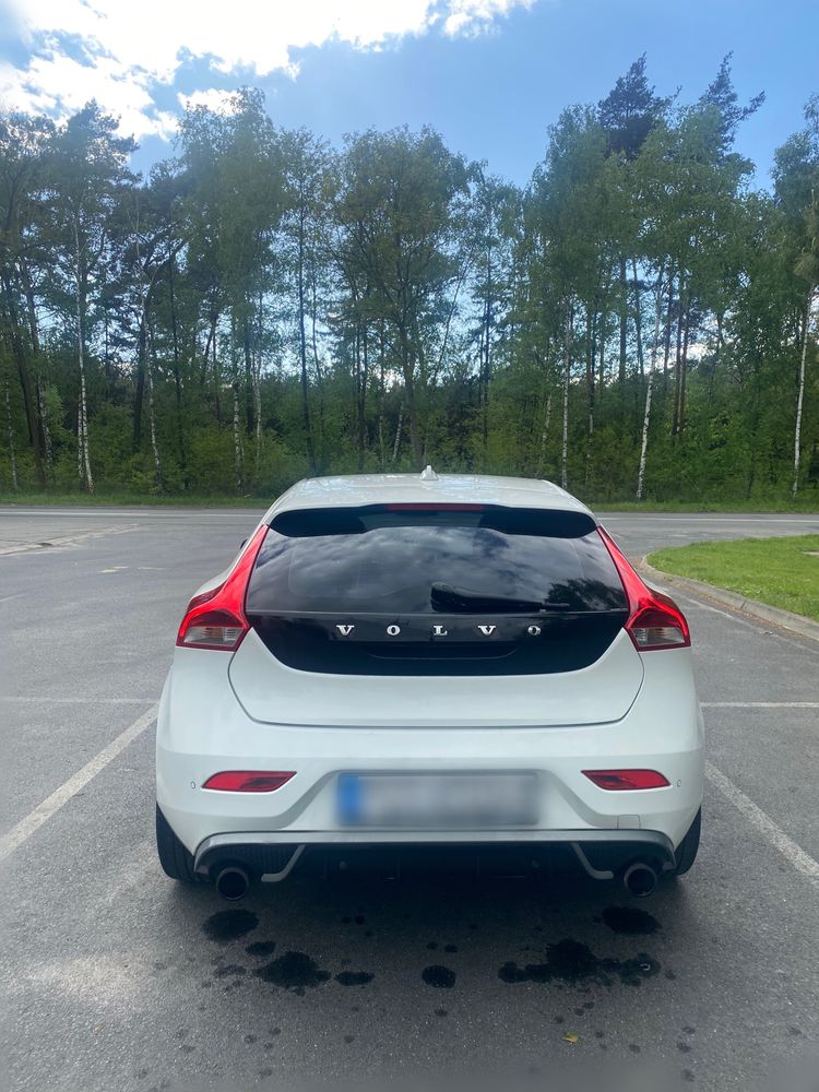 Volvo V40 D4 z 2014r