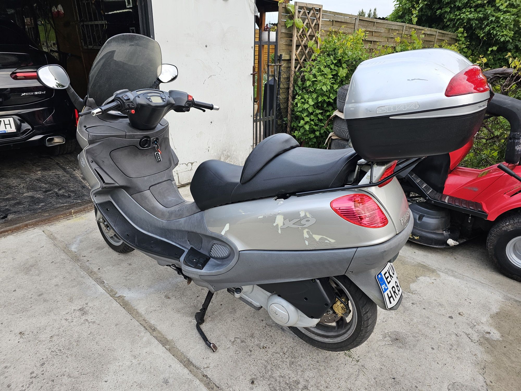 Skuter Piaggo X9